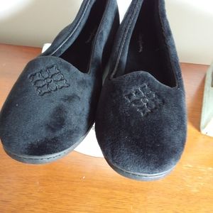 Dearfoams Women's Microfiber Velour Closed Back Slippers